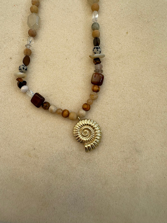 Arena necklace